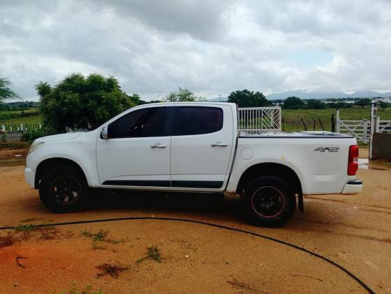 CHEVROLET S10 2.4 LT 4X2 CD 8V FLEX 4P MANUAL CHEVROLET S10 2.4 LT 4X2 CD 8V FLEX 4P MANUAL